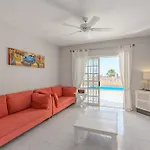 El Yuka With Heated Pool Villa *