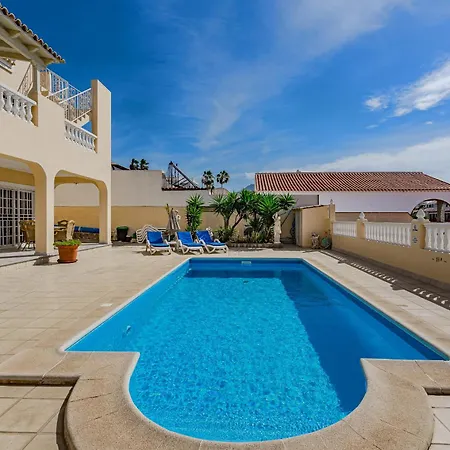Villa El Yuka With Heated Pool